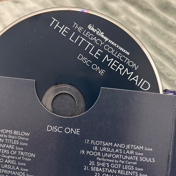 Walt Disney Records: The Legacy Collection Little Mermaid - Picture 8 of 9
